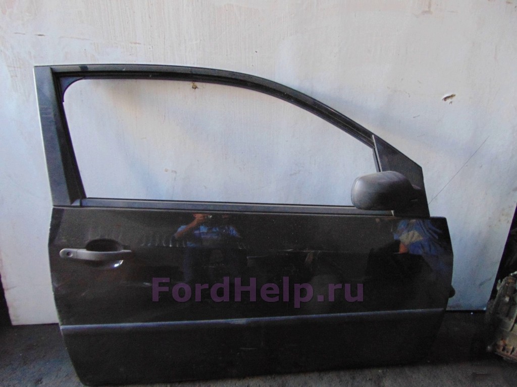 Дверь передняя правая Форд Фиеста черная (купе)
