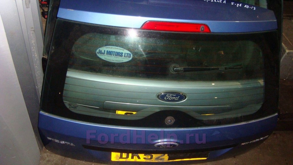 Крышка багажника Форд Фиеста синяя