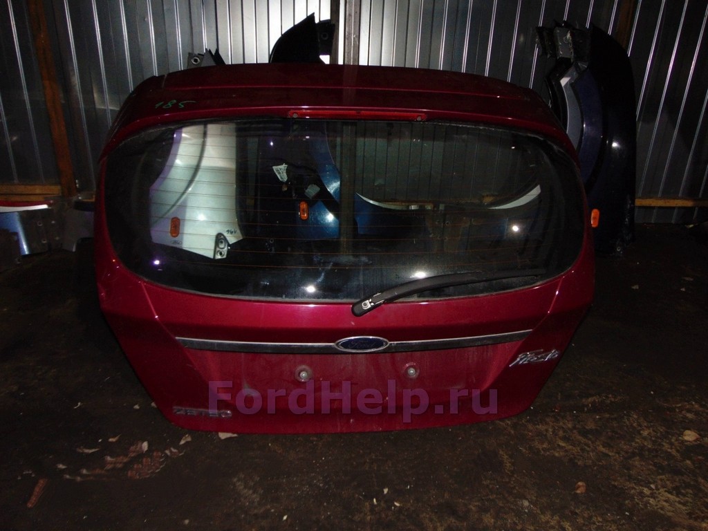 Крышка багажника Форд Фиеста малиновый металлик